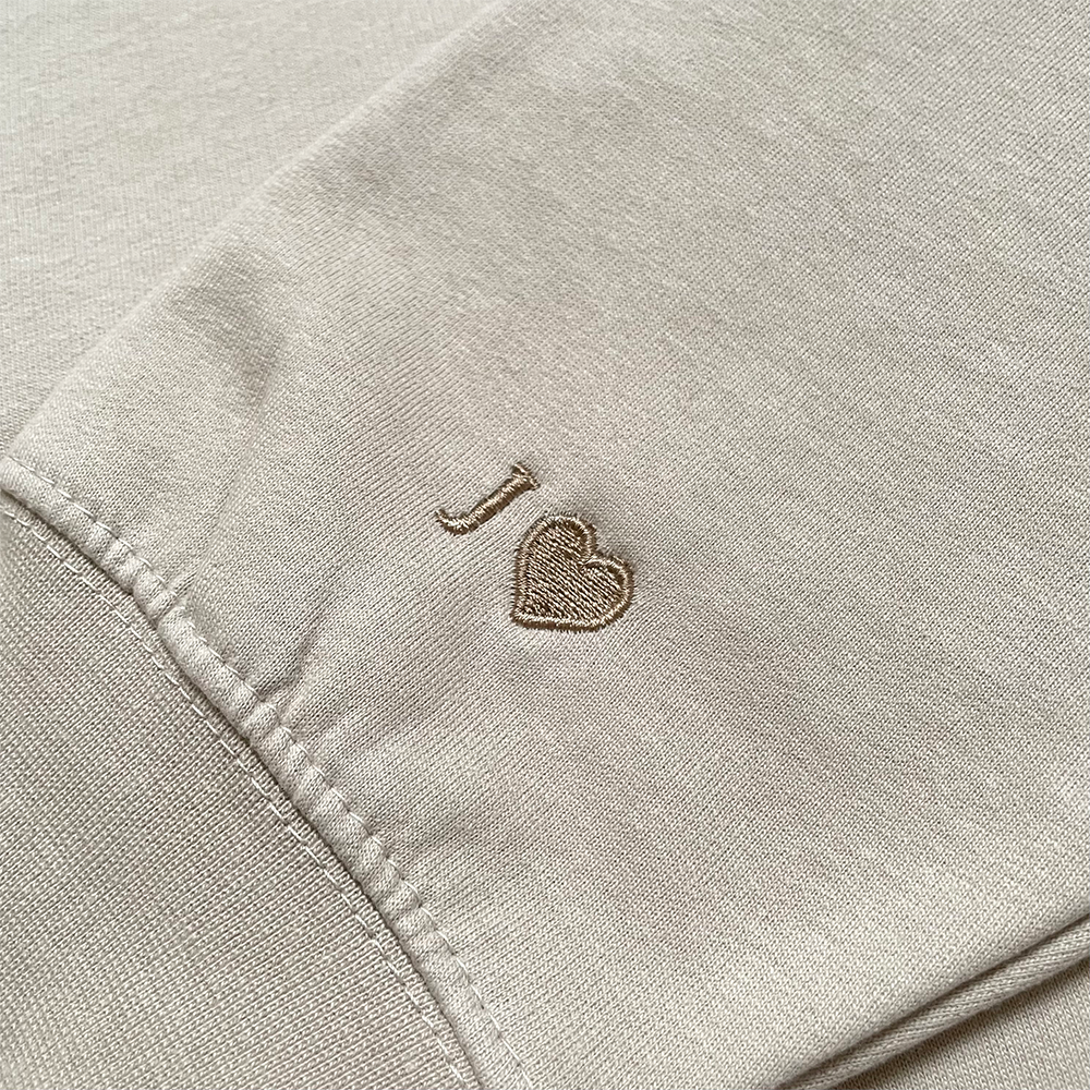 Buchstabe Personalisierter Pullover Pärchen mit Name & Ärmel bestickt